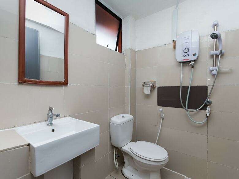 Hotel Oyo 1128 Lodge 88 (1)