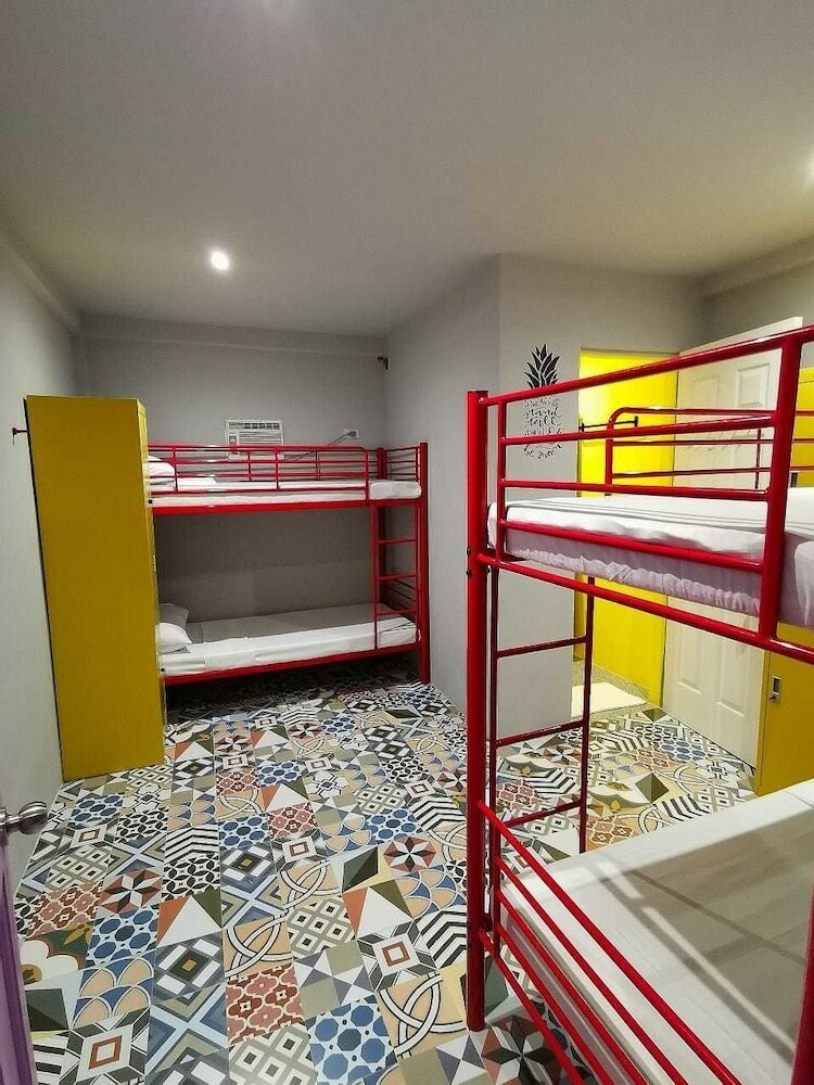 Hotel Way Shack Hostel