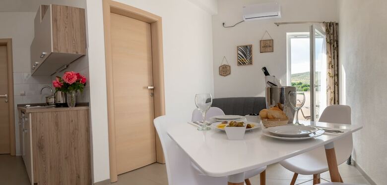 Apartments Livaja