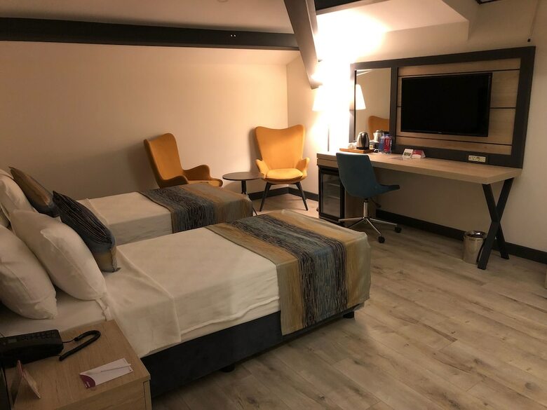 Hotel Ramada Encore By Wyndham Istanbul Basin Express