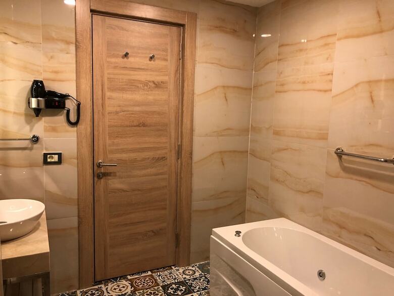 Hotel Ramada Encore By Wyndham Istanbul Basin Express