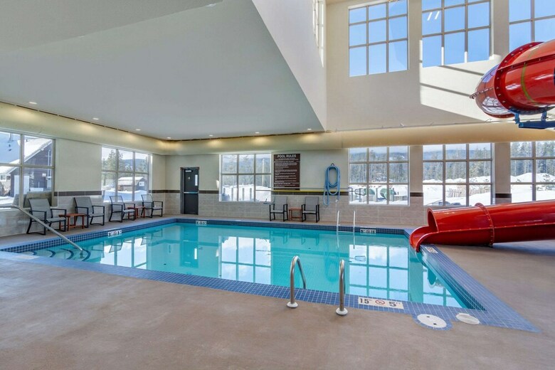 Hotel Comfort Inn & Suites