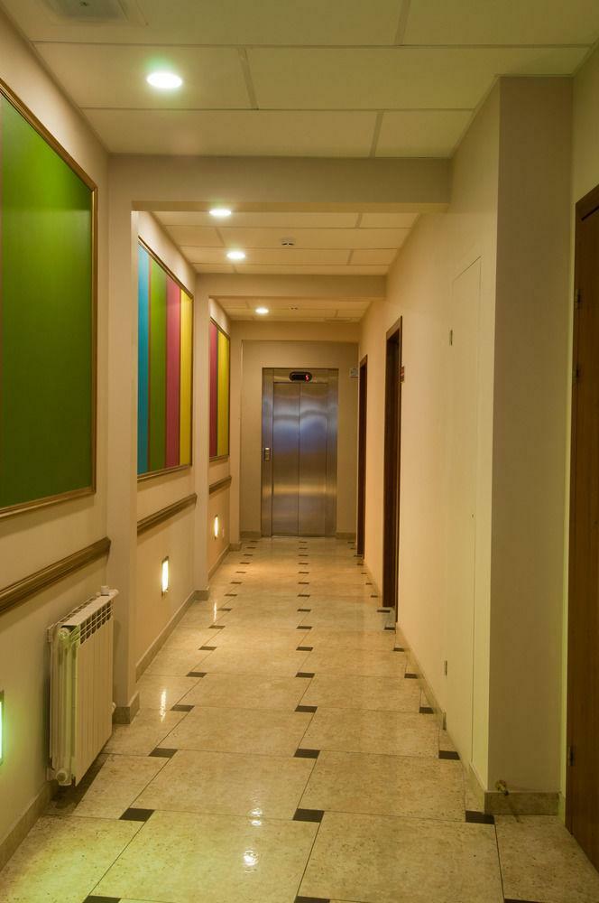 3 Mosta Hotel