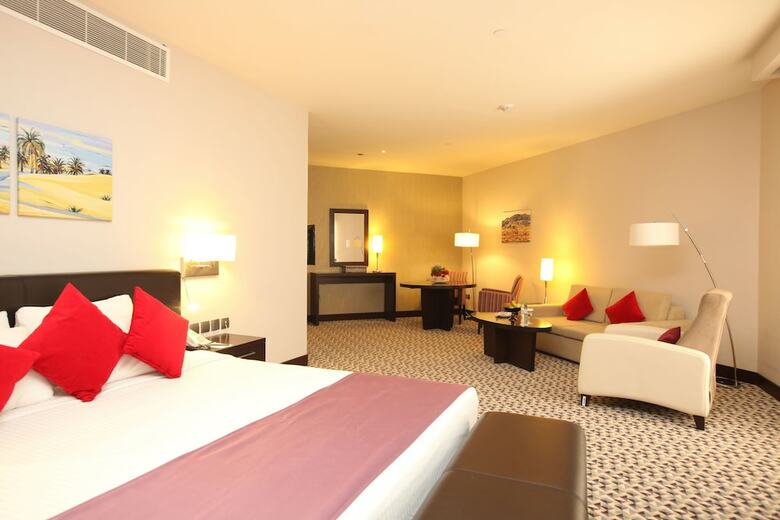 Hotel Golden Tulip Hail