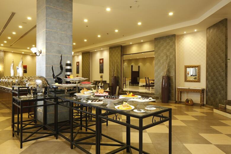 Hotel Golden Tulip Hail
