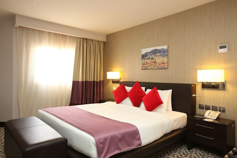 Hotel Golden Tulip Hail