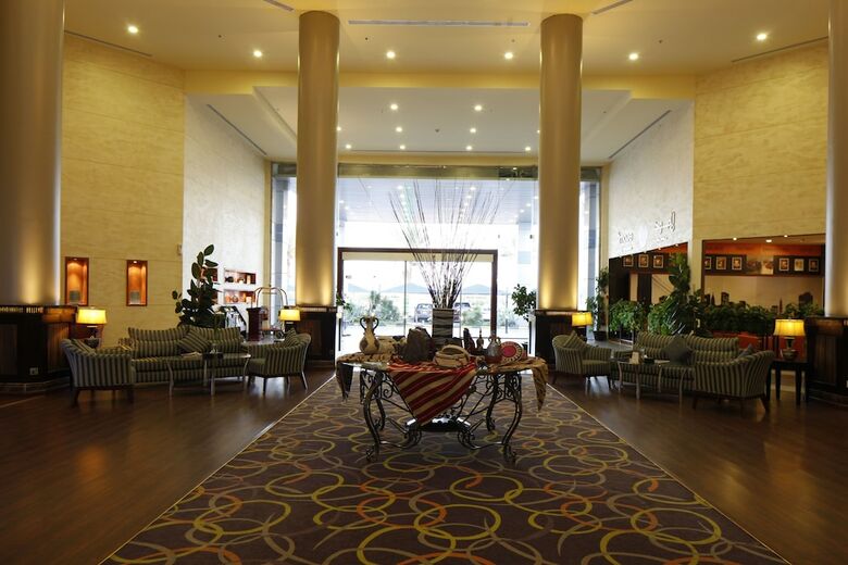 Hotel Golden Tulip Hail