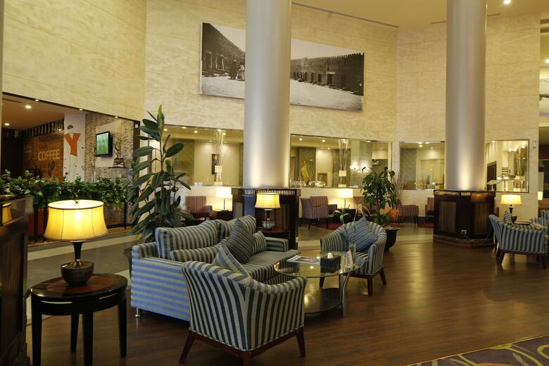 Hotel Golden Tulip Hail