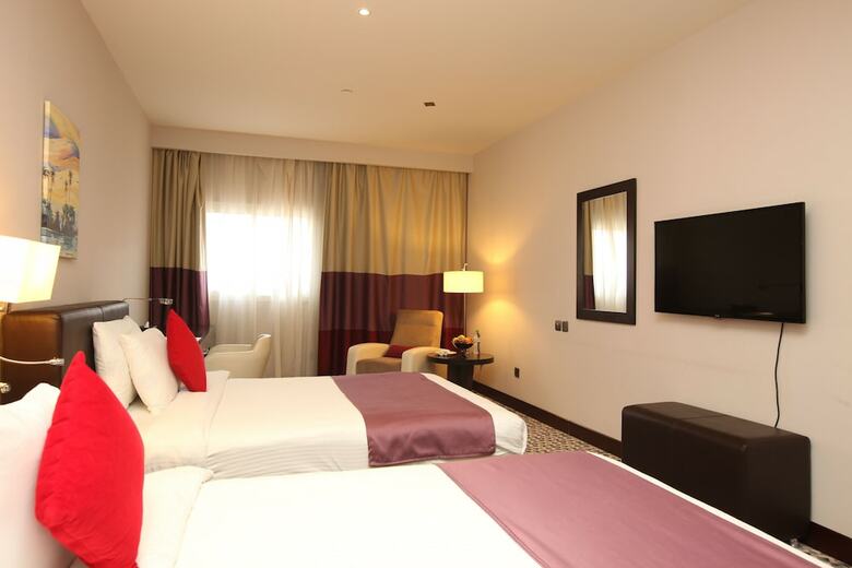 Hotel Golden Tulip Hail