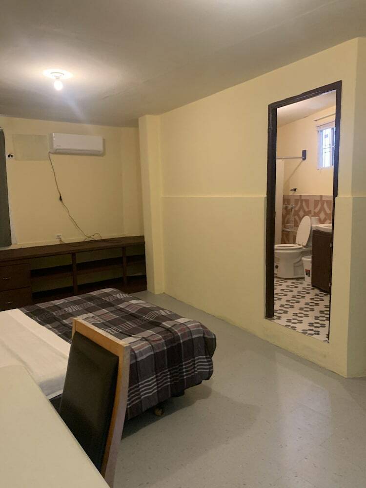Yvonne's Hotel