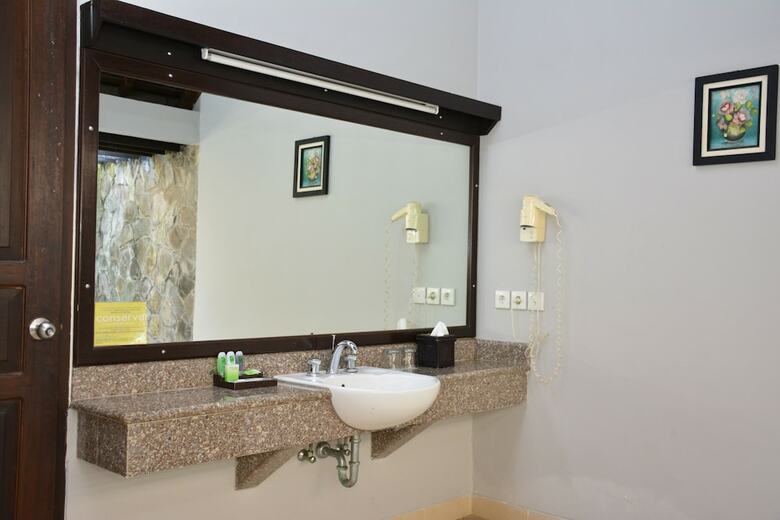 Bed & Breakfast Townhouse Bukit Damai Indah