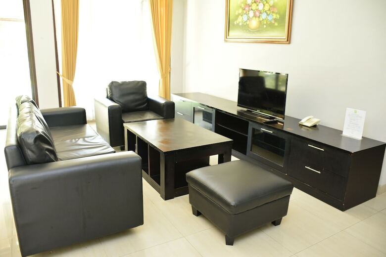 Bed & Breakfast Townhouse Bukit Damai Indah