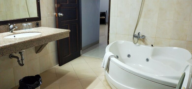 Bed & Breakfast Townhouse Bukit Damai Indah