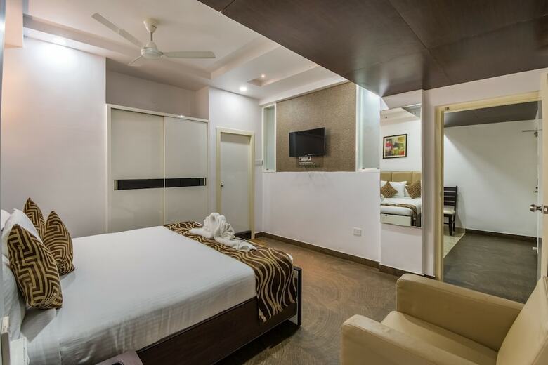 Hotel V Royal Park