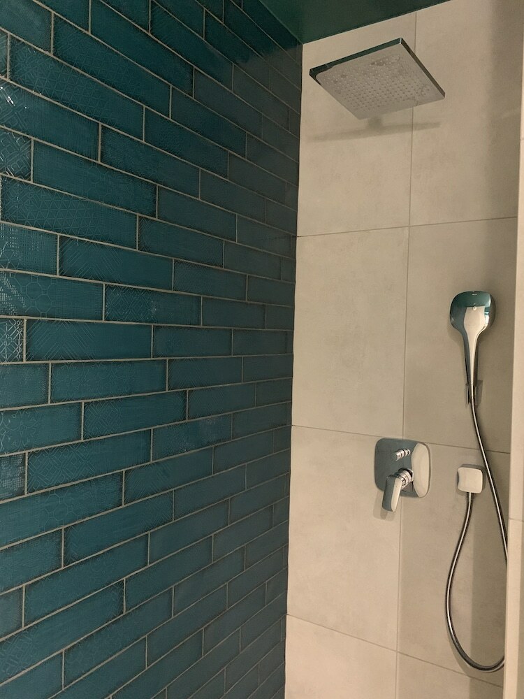 Apartmentsun Parrot