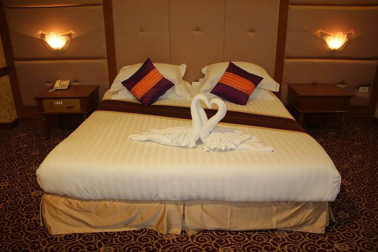 Grand Royal Plaza Hotel
