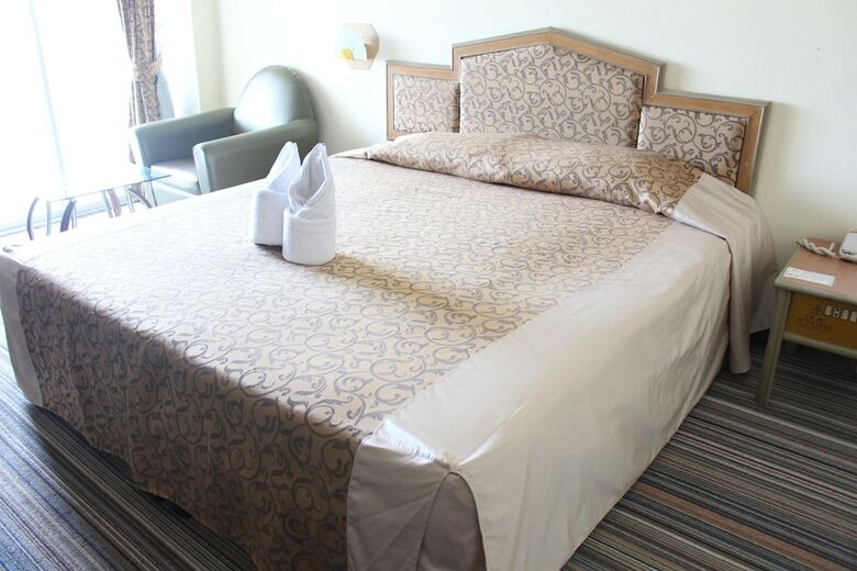 Grand Royal Plaza Hotel