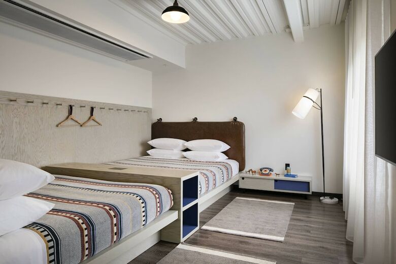 Hotel Moxy Nashville Vanderbilt Area