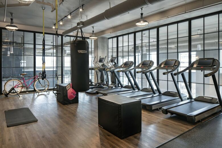 Hotel Moxy Nashville Vanderbilt Area
