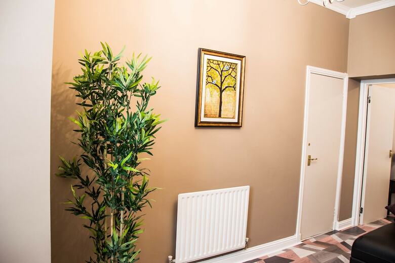 Montgomery Apartments - Crighton