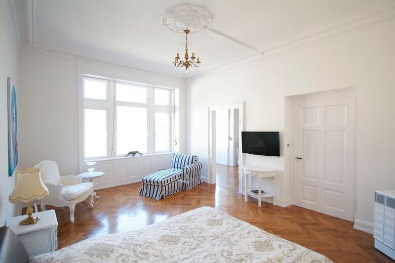 Boutique Charme Apartments 6