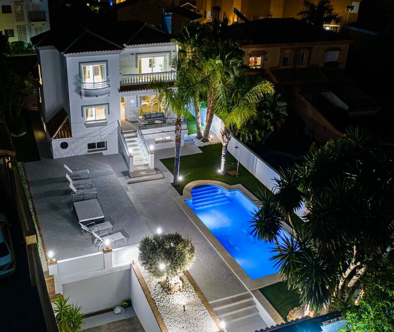 Sunny Camelia Villa