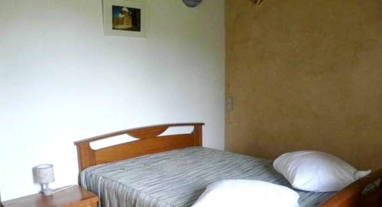 House With 3 Bedrooms In Chasteaux, With Enclosed Garden