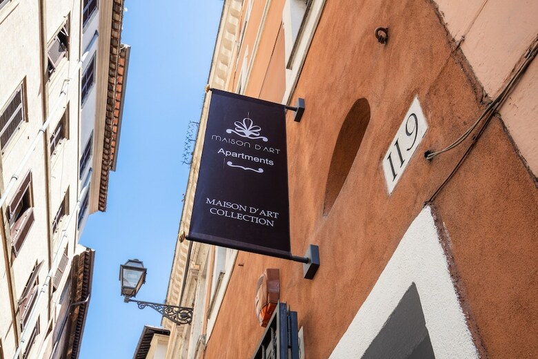 Maison D'art Apartments