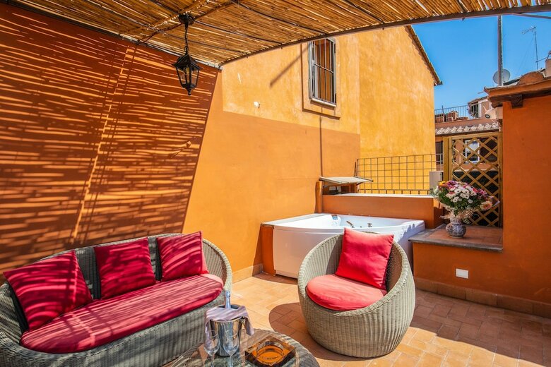 Maison D'art Apartments