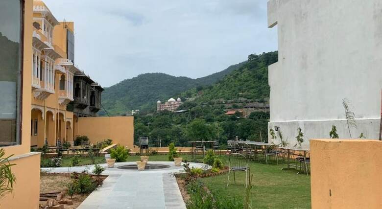 Hotel Krishna Restaurants And Resorts