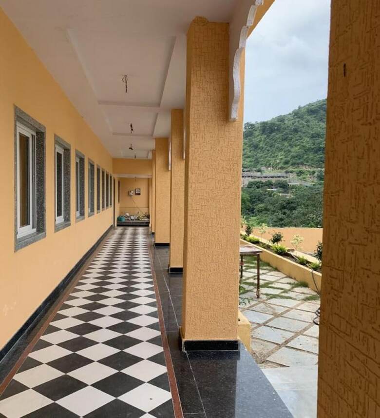 Hotel Krishna Restaurants And Resorts
