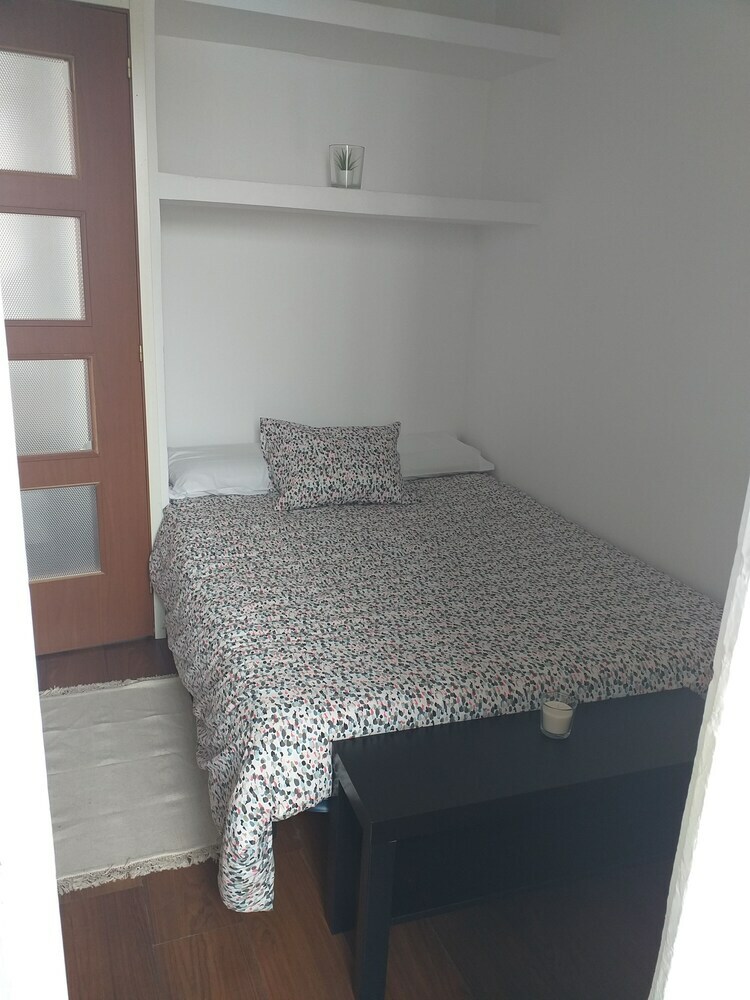 V Barcelona Hostal