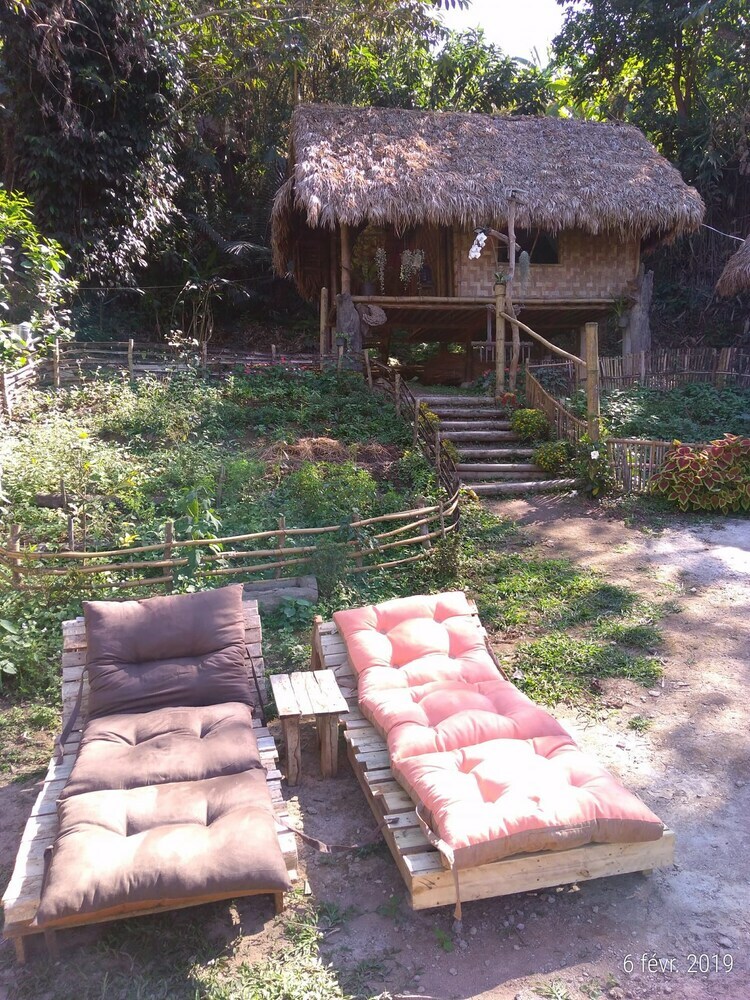 Hotel Art Khamu Homestay