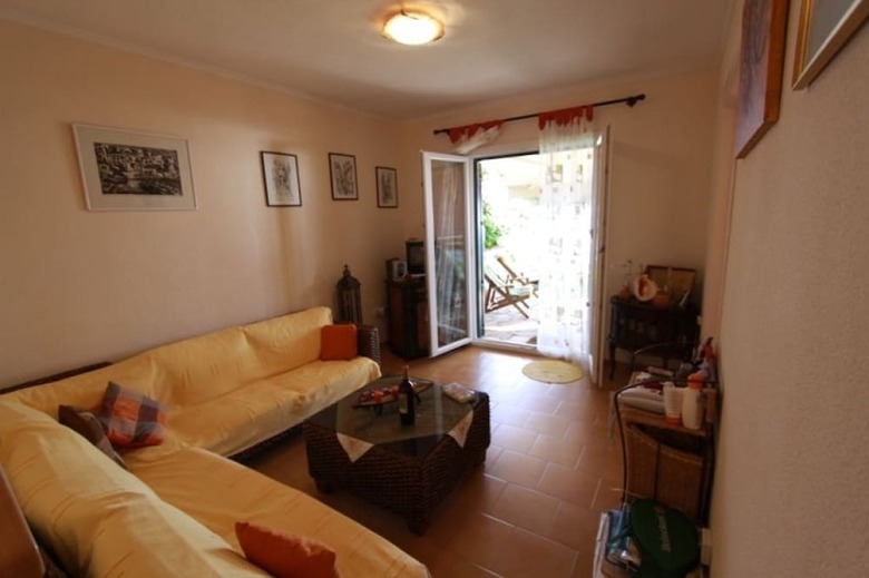 Menigos Aa1g No52 Beachfront 3bdr Villa