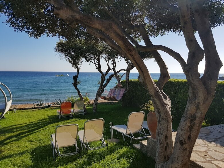 Menigos Aa1g No52 Beachfront 3bdr Villa