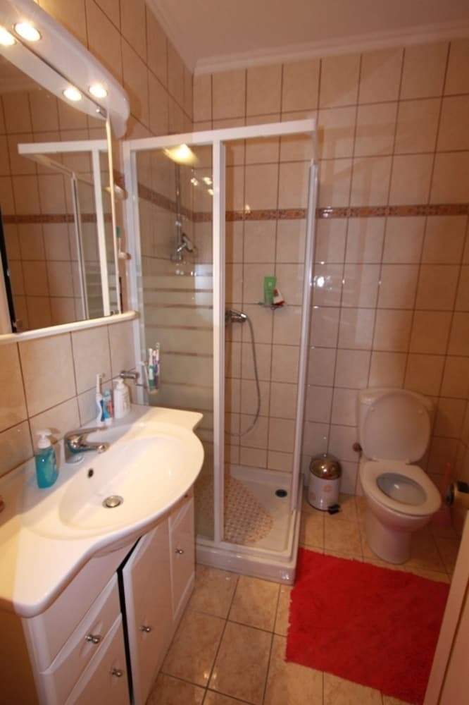 Menigos Aa1g No52 Beachfront 3bdr Villa