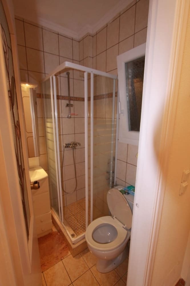 Menigos Aa1g No52 Beachfront 3bdr Villa