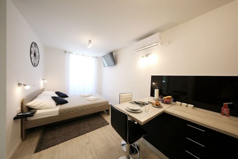 Hotel Pyrotima Apartments