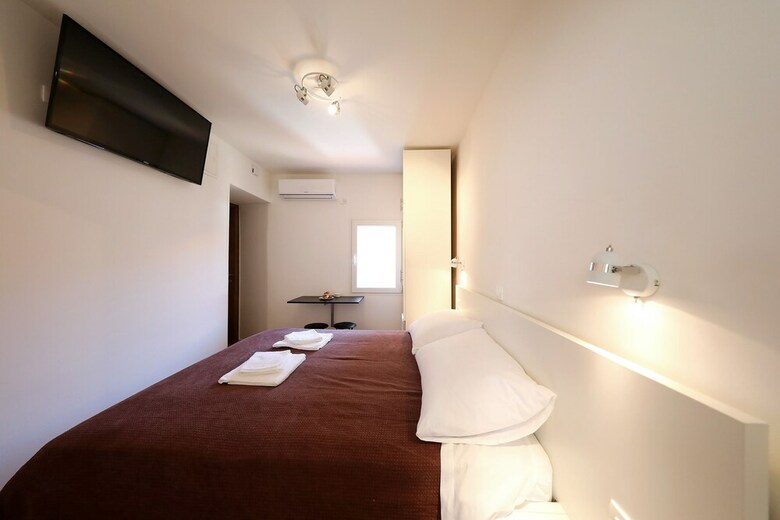 Hotel Pyrotima Apartments