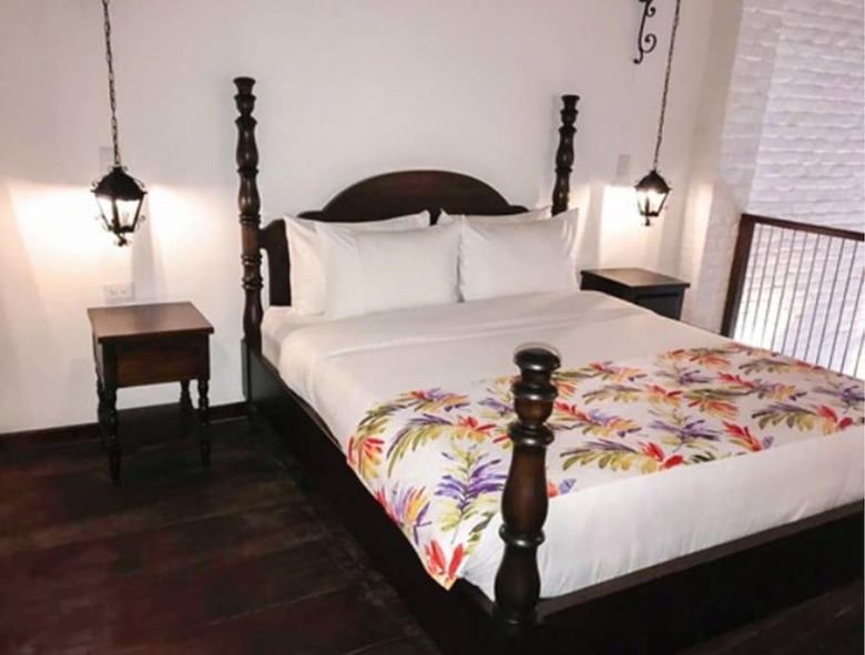 Hotel Soy Local Insignia