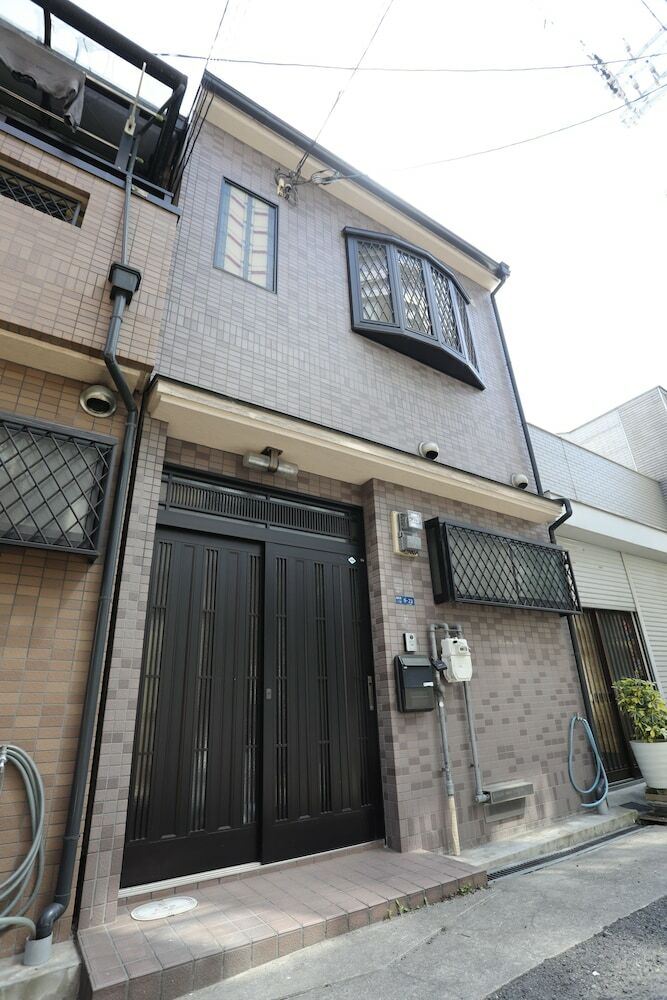 Tsuru House