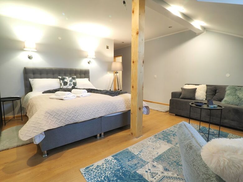 Apartments And Rooms Sara Latin