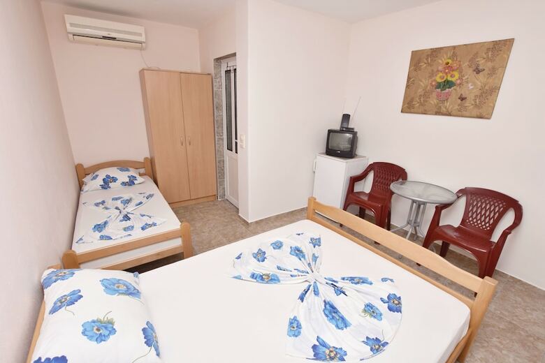 Apartments And Rooms Villa Mia