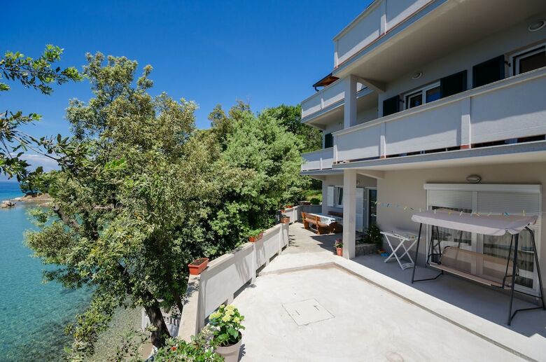 Apartments Mirjana