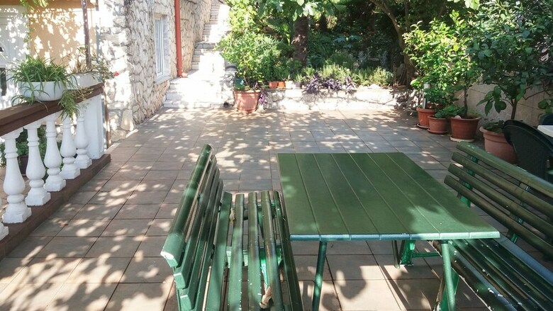 Apartments And Room Mirjana