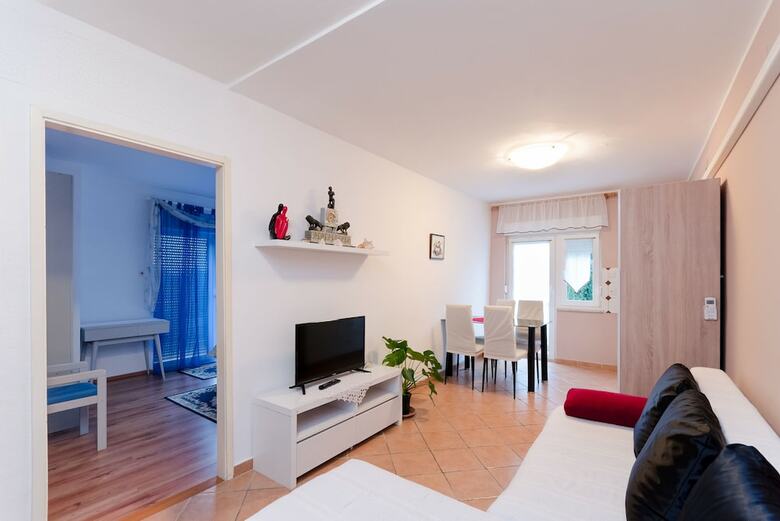 Apartments And Room Mirjana