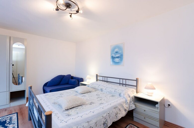 Apartments And Room Mirjana