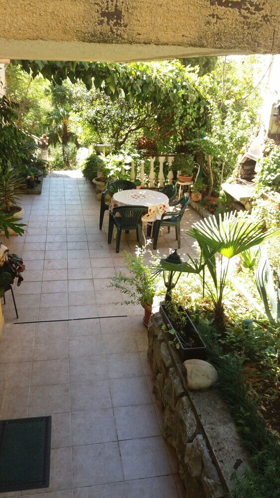 Apartments And Room Mirjana
