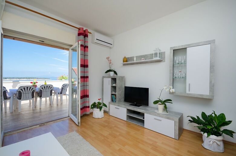 Apartment Milja