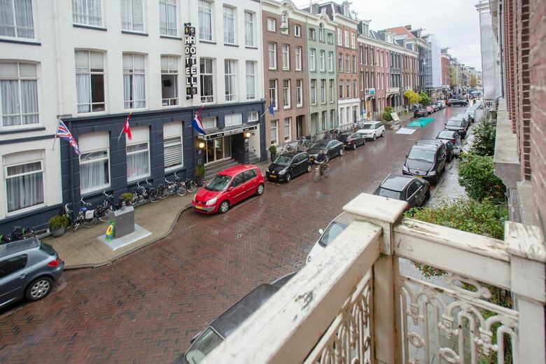 Design Apartment With Balcony